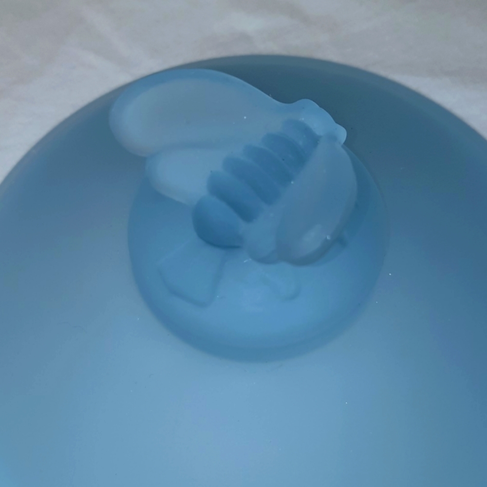Vintage Blue Satin Imperial Glass Bee Box with original sticker - Picture 8 of 10